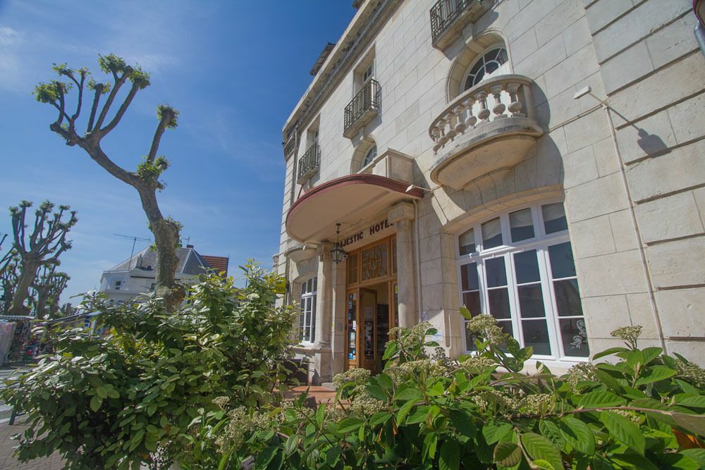 Logis Hotel Majestic Chatelaillon Plage - La Rochelle Exterior photo